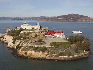 空からアルカトラズ島やゴールデンゲートブリッジを観光するヘリコプター・ツアー